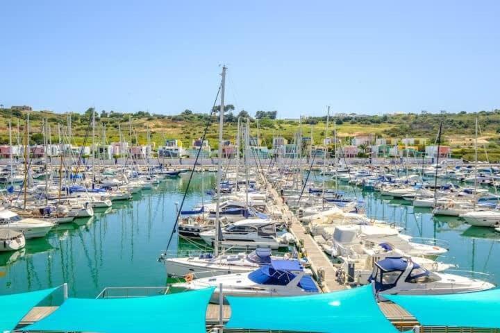 Ferienhaus Sky Vista - Beautiful Marina Views